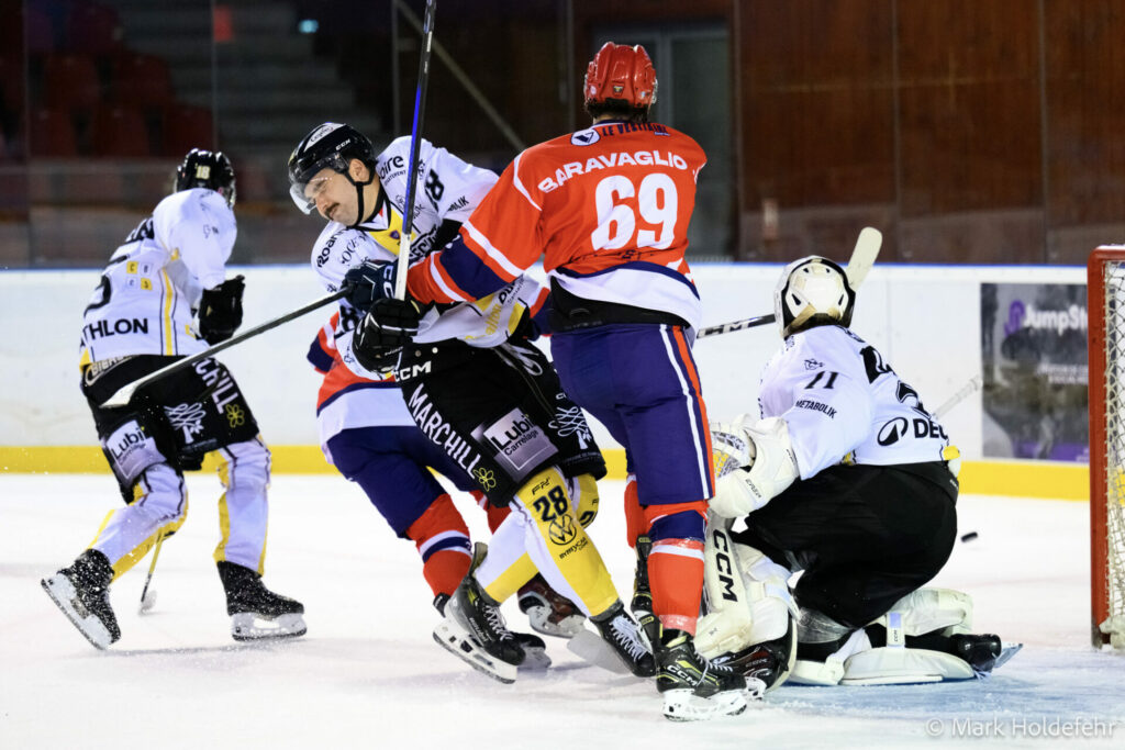 Lyon vs roanne lyon hockey club.40