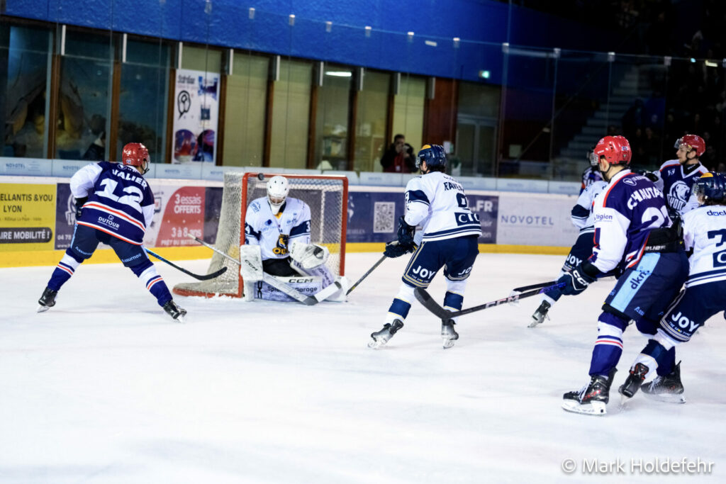 Lyon vs villard lyon hockey club100